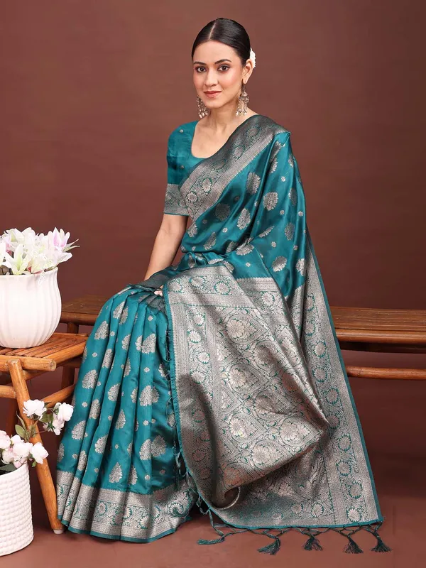 Peacock_Teal_Green_Soft_Silk_Zari_Woven_Saree_For_Women