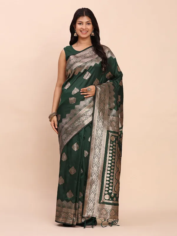 Bottle_Green_Silk_Zari_Woven_Heavy_Pallu_Saree_For_Women