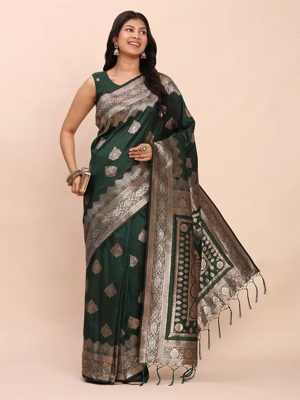 Bottle_Green_Silk_Zari_Woven_Heavy_Pallu_Saree_For_Women