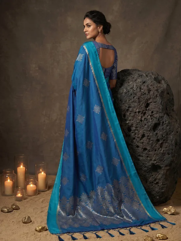 Sky_Blue_Soft_Silk_Zari_Motif_Woven_Border_Saree_For_Women