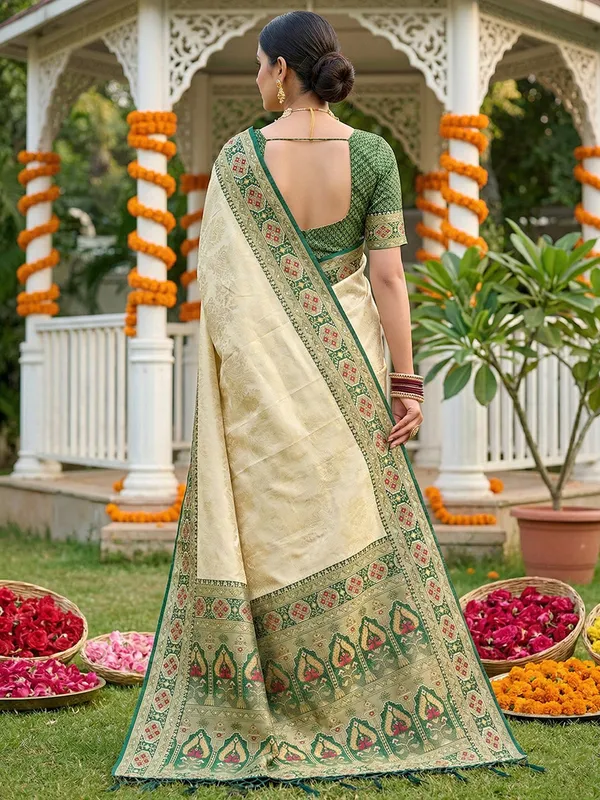 Cream_Green_Kanjivaram_Soft_Silk_Zari_Border_Saree_For_Women