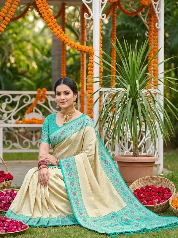 Cream_Turquoise_Kanjivaram_Soft_Silk_Zari_Border_Paisley_Pallu_Saree_For_Women
