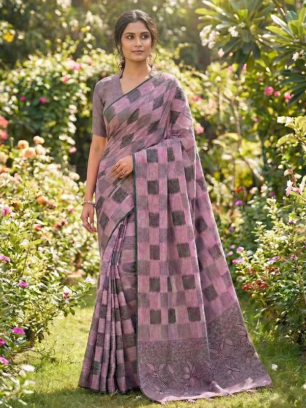 Mauve_Black_Linen_Checkered_Floral_Pallu_Saree_For_Women