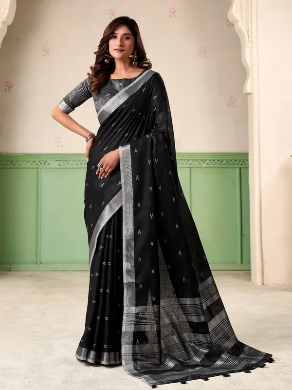Black_Linen_Silver_Zari_Woven_Geometric_Saree_For_Women