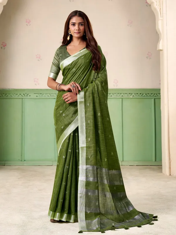 Olive_Green_Linen_Woven_Silver_Zari_Saree_For_Women