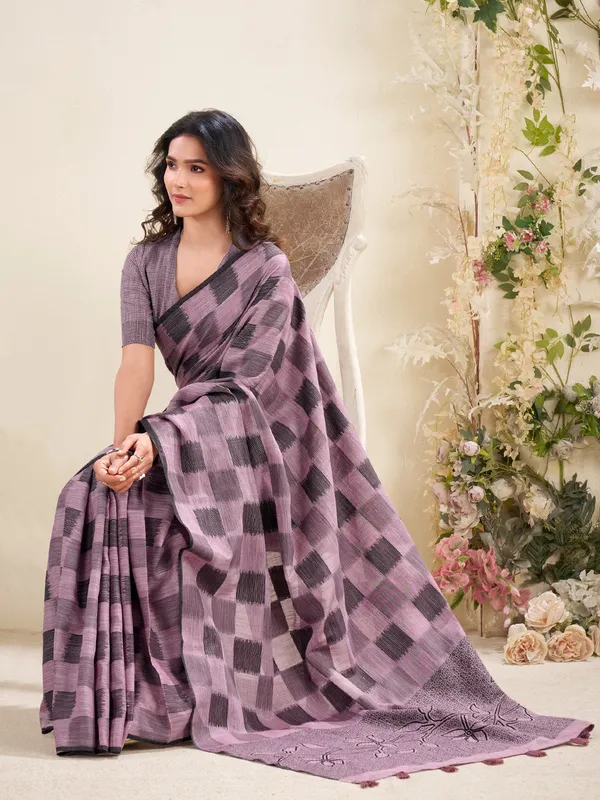 Mauve_Blue_Linen_Checked_Floral_Pallu_Saree_For_Women