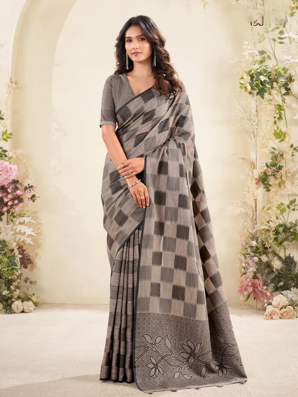 Taupe_Brown_Linen_Checked_Floral_Pallu_Saree_For_Women
