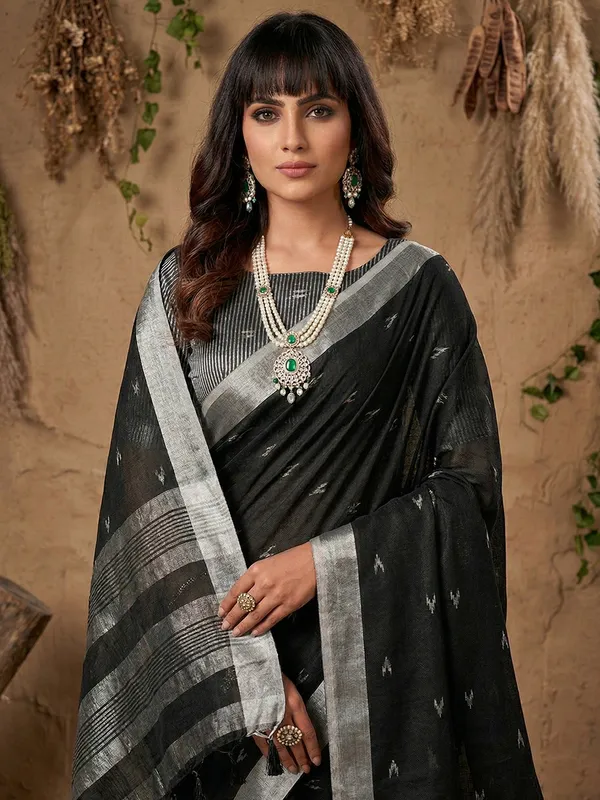 Black_Linen_Woven_Silver_Zari_Border_Saree_For_Women