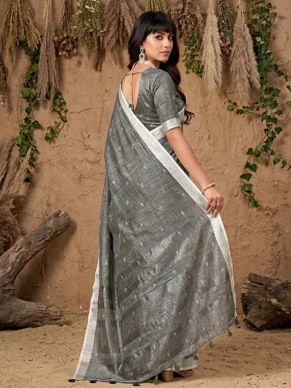 Grey_Linen_Silver_Zari_Woven_Saree_For_Women