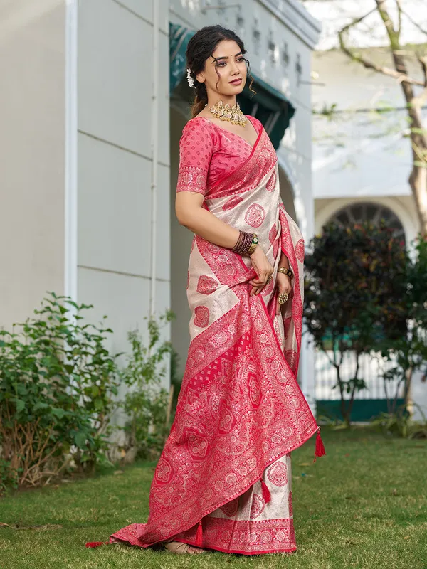 Beige_Red_Banarasi_Silk_Zari_Border_Saree_For_Women