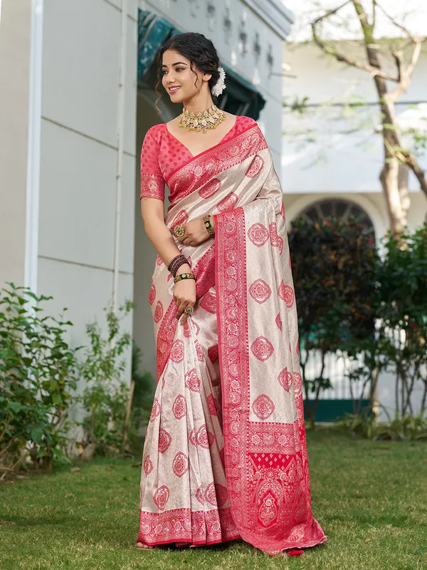 Beige_Red_Banarasi_Silk_Zari_Border_Saree_For_Women