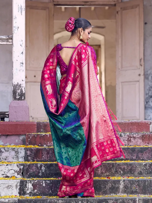 Teal_Green_Soft_Silk_Rani_Pink_Border_Woven_Saree_For_Women