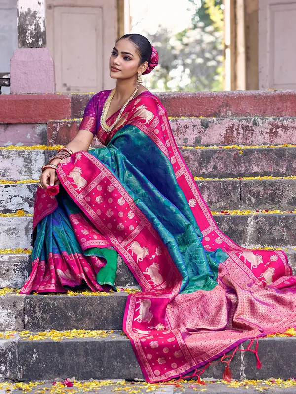 Teal_Green_Soft_Silk_Rani_Pink_Border_Woven_Saree_For_Women