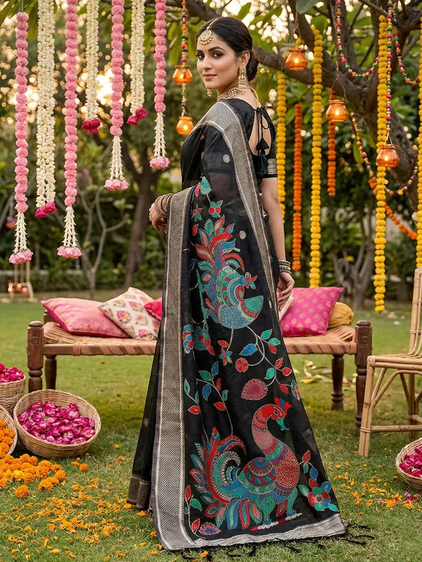 Black_Linen_Woven_Ethnic_Saree_For_Women