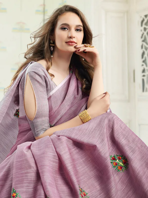 Blue_Linen_Floral_Embroidery_Border_Tassel_Saree_For_Women