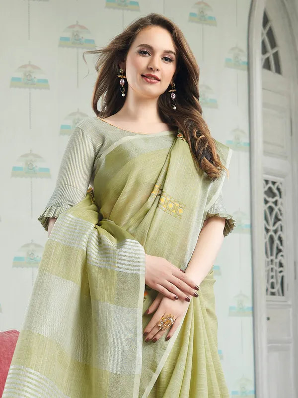 Light_Green_Linen_Floral_Embroidery_Saree_For_Women