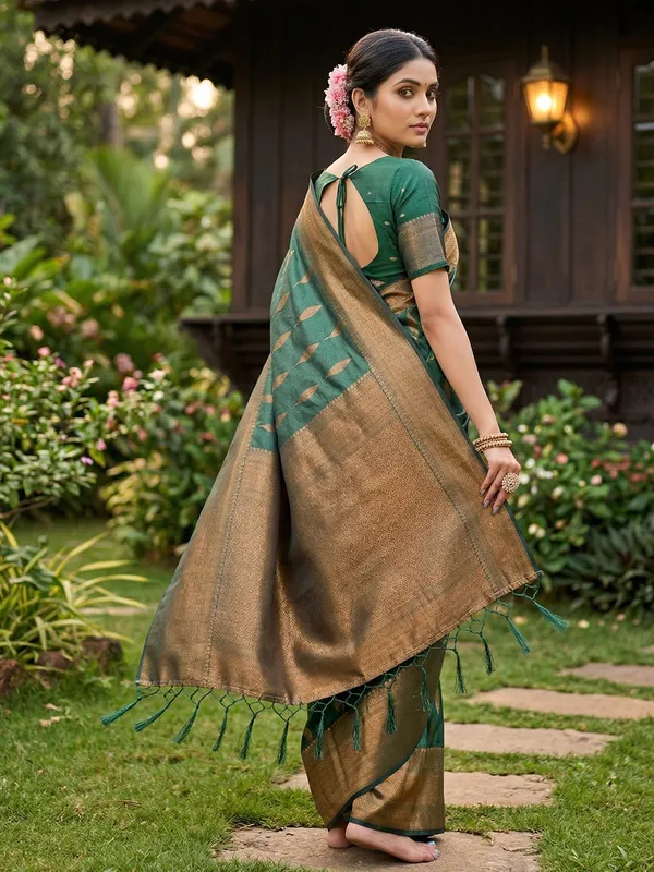 Magenta_Red_Banarasi_Silk_Zari_Border_Woven_Saree_For_Women