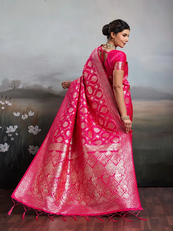 Multicolor_Kanjivaram_Silk_Elephant_Motif_Zari_Woven_Saree_For_Women