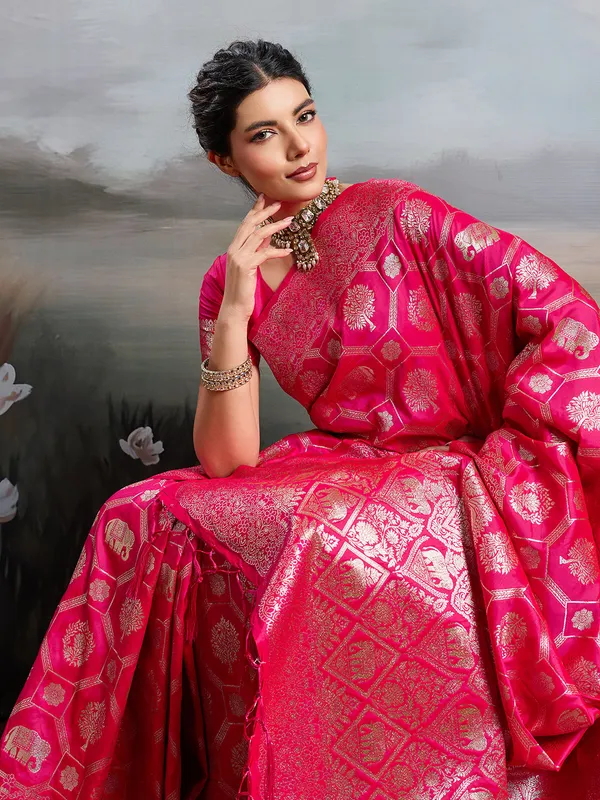 Multicolor_Kanjivaram_Silk_Elephant_Motif_Zari_Woven_Saree_For_Women