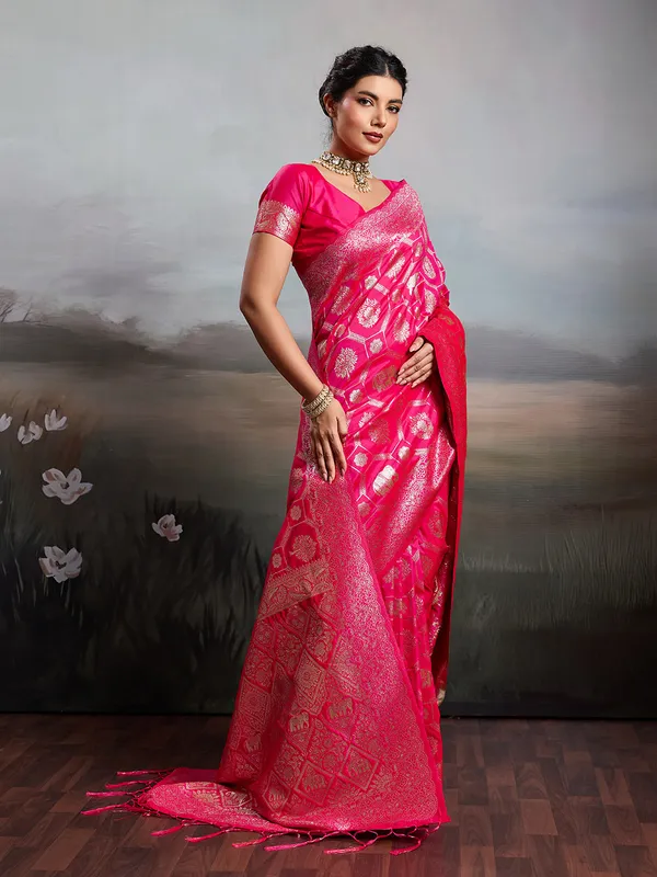 Multicolor_Kanjivaram_Silk_Elephant_Motif_Zari_Woven_Saree_For_Women