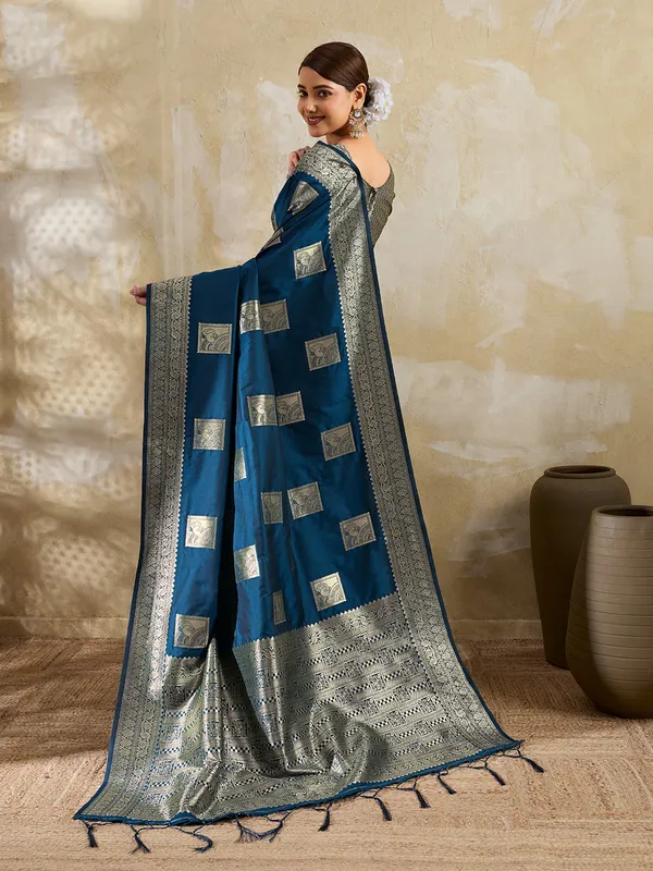 Navy_Blue_Banarasi_Soft_Silk_Woven_Ethnic_Saree_For_Women