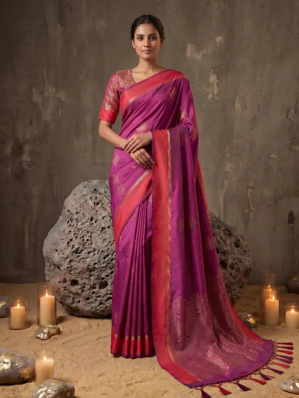 Magenta_Soft_Silk_Zari_Woven_Festive_Saree_For_Women