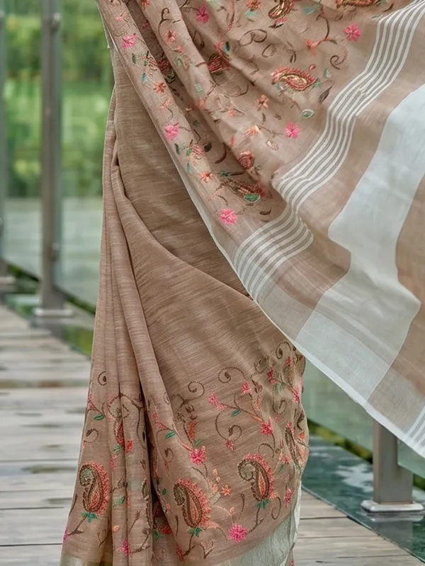Sea_Green_Linen_Embroidered_Tassel_Pallu_Saree_For_Women