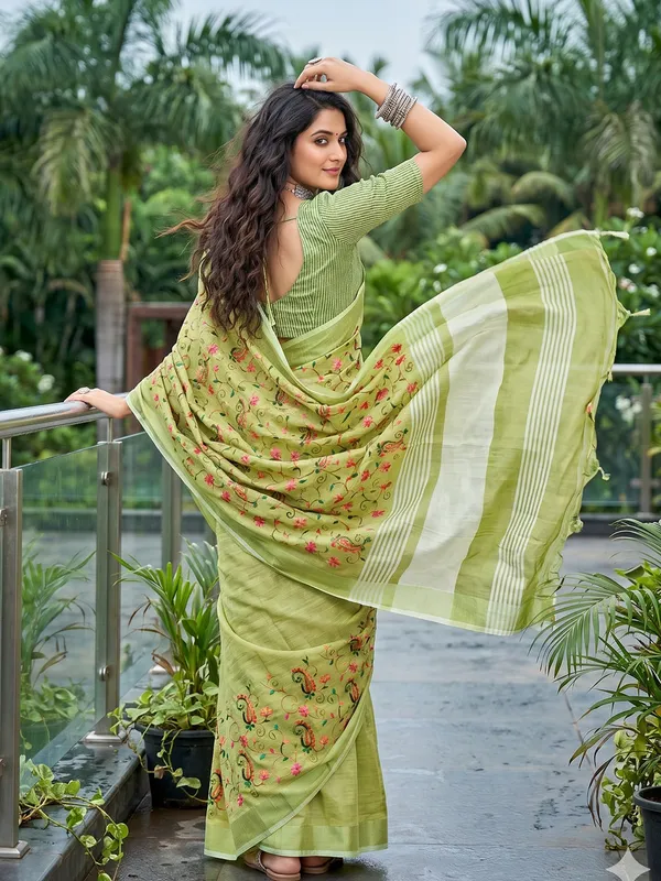 Multicolor_Linen_Embroidered_Tassel_Pallu_Saree_For_Women