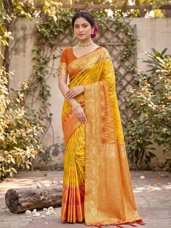 Yellow_Pochampalli_Silk_Ikkat_Saree_For_Women