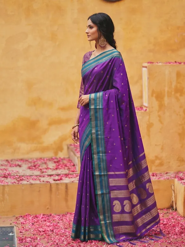 Violet_Green_Soft_Silk_Zari_Border_Woven_Saree_For_Women