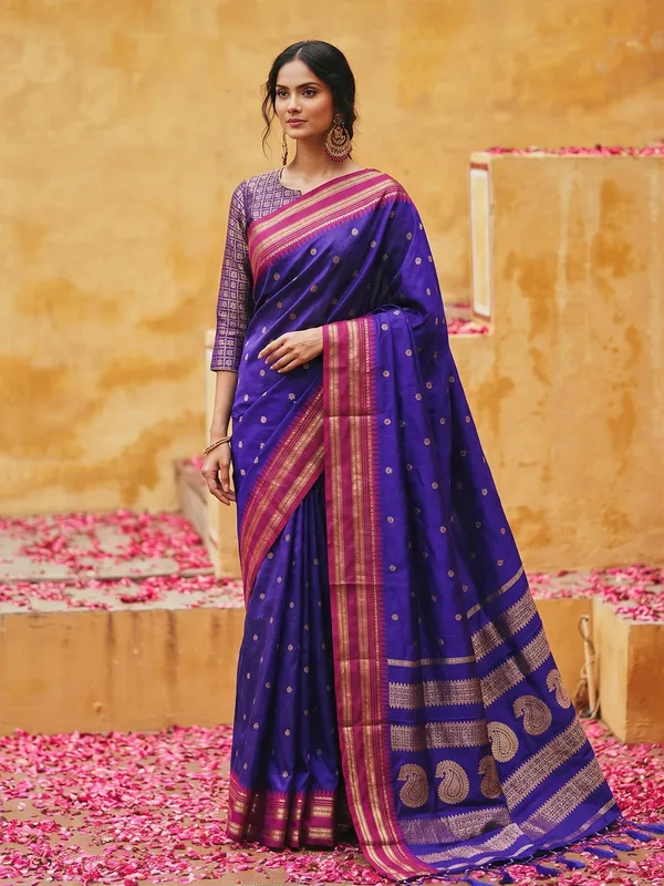 Blue_Red_Soft_Silk_Zari_Border_Woven_Saree_For_Women