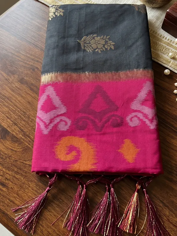 Black_Rani_Pink_Soft_Silk_Woven_Saree_For_Women
