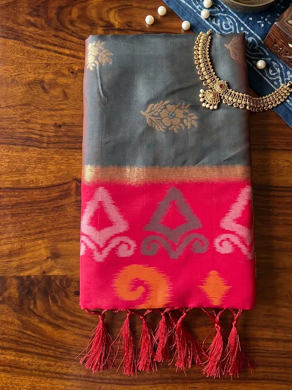 Grey_Red_Soft_Silk_Woven_Saree_For_Women