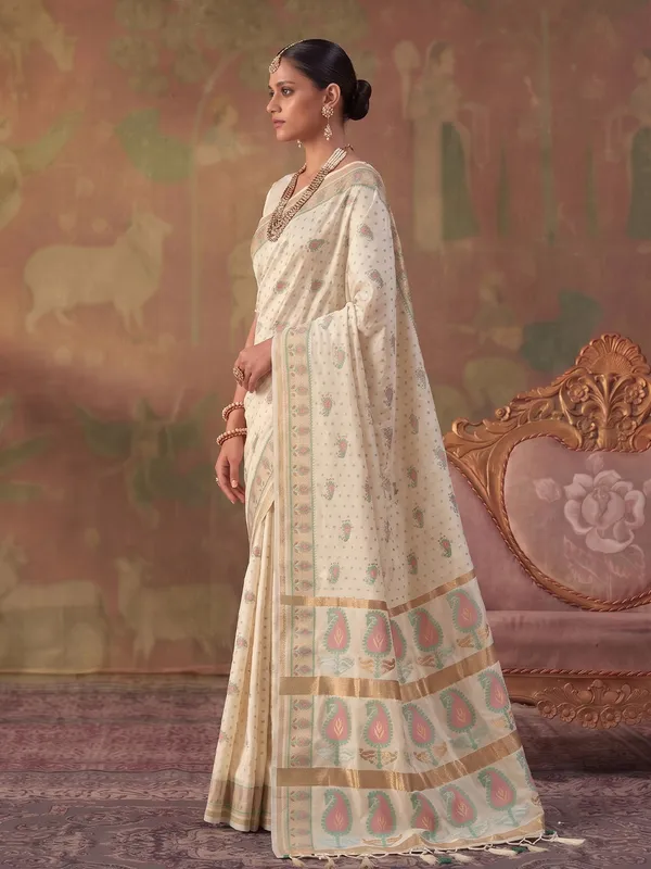 Cream_Soft_Silk_Paisley_Woven_Saree_For_Women