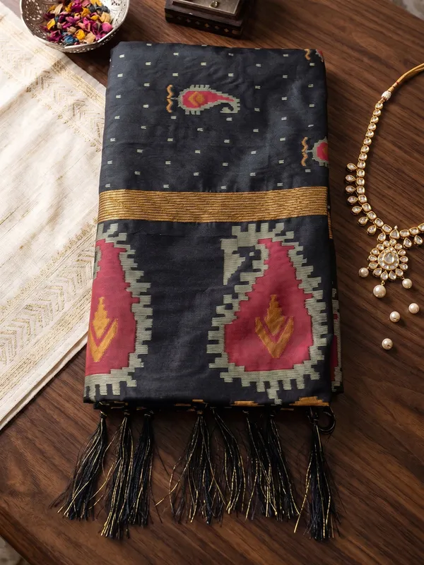 Black_Soft_Silk_Paisley_Woven_Saree_For_Women