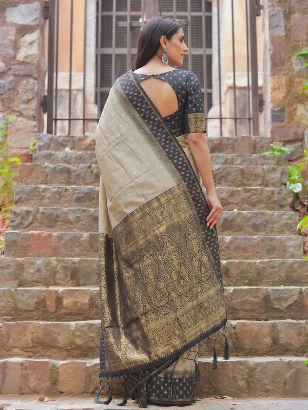 Beige_Black_Premium_Cotton_Woven_Saree_For_Women