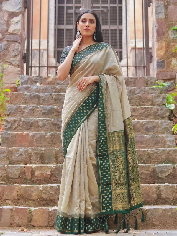 Beige_Olive_Green_Premium_Cotton_Woven_Saree_For_Women