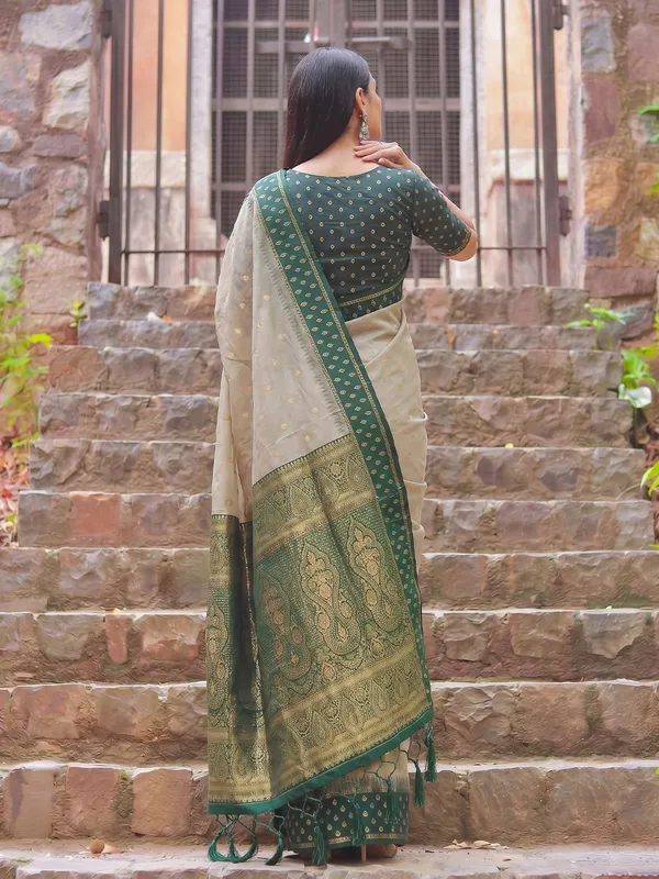 Beige_Olive_Green_Premium_Cotton_Woven_Saree_For_Women