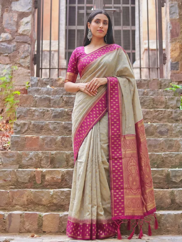 Beige_Rani_Pink_Premium_Cotton_Woven_Saree_For_Women