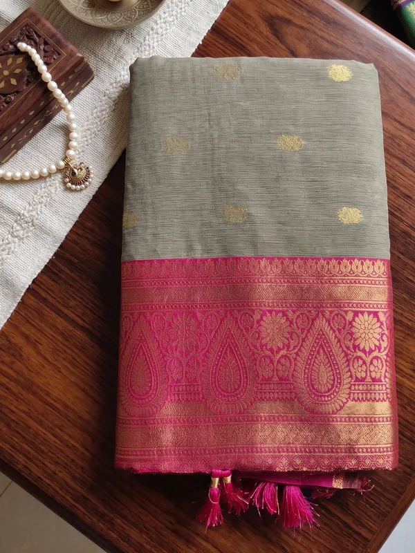 Beige_Rani_Pink_Premium_Cotton_Woven_Saree_For_Women