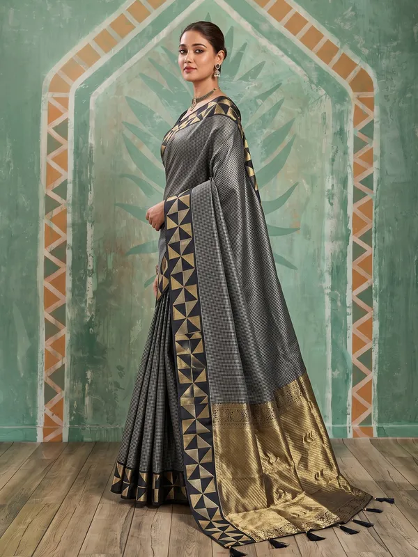 Black_Art_Silk_Checkered_Saree_For_Women
