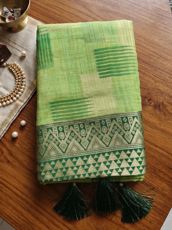 Light_Green_Pure_Cotton_Checkered_Woven_Saree_For_Women
