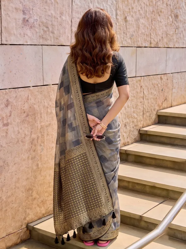 Grey_Black_Pure_Cotton_Zari_Border_Saree_For_Women