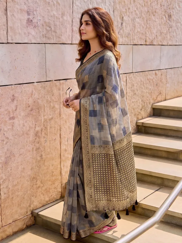 Grey_Black_Pure_Cotton_Zari_Border_Saree_For_Women
