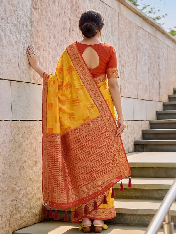 Mustard_Pure_Cotton_Red_Zari_Border_Saree_For_Women