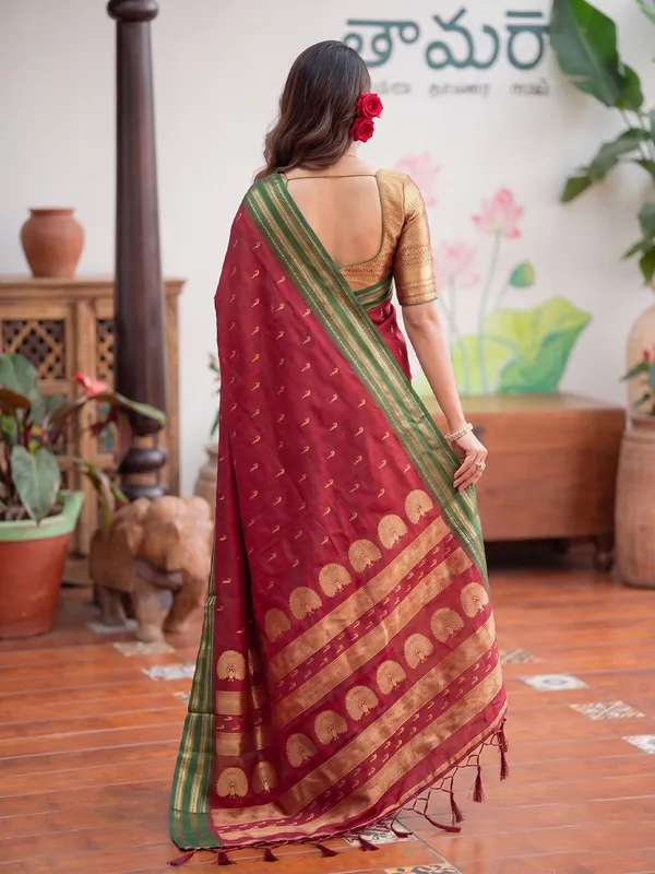 Maroon_Soft_Silk_Gold_Motif_Woven_Saree_For_Women