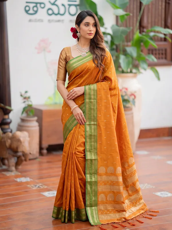 Mustard_Yellow_Soft_Silk_Woven_Saree_For_Women