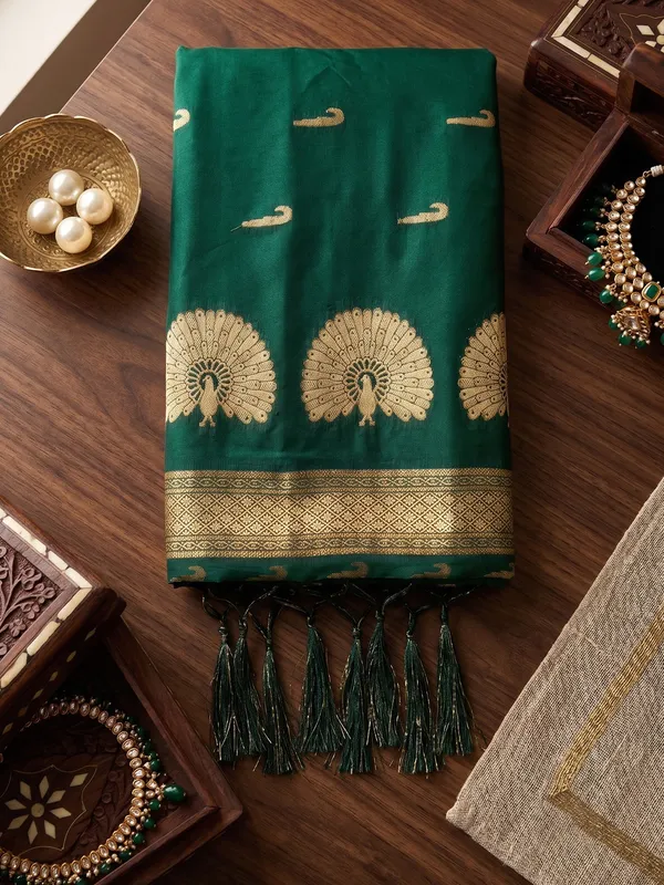 Emerald_Green_Soft_Silk_Woven_Saree_For_Women