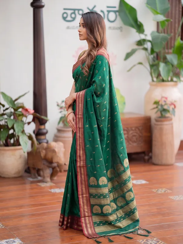 Emerald_Green_Soft_Silk_Woven_Saree_For_Women