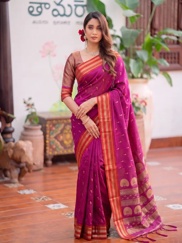 Magenta_Pink_Soft_Silk_Gold_Motif_Saree_For_Women